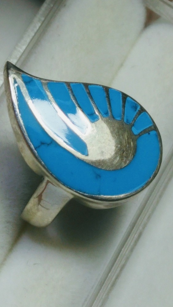 CUTE STERLING SILVER .925 WITH TURQUOISE INLAYS DESIGNER RING IN SIZE 5.75-6.0