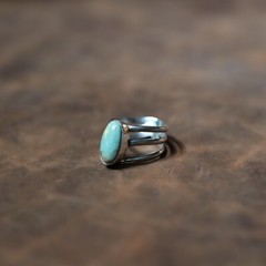 «V» Shape Ladies Ring with Oval Free Form Hand Cut Turquoise Stone Size 8
