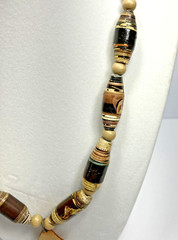 HOMEMADE NECKLACE Made in La Miskitia, Honduras by Disabled Honduran Diver) N010