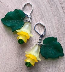 YELLOW ACRYLIC Flower HUNTER GREEN LEAF dangle earring SP LEVER BACK FGG