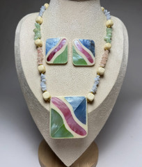 Retro 1980’s MOP Inlay Bold Necklace & Earring Set Colorful Pastel Chunky Lucite