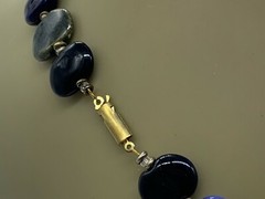 VINTAGE GLASS OR STONE BLUE GREEN FLAT STRING STRAND NECKLACE