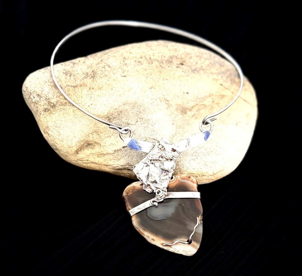 SORTILEGIO: Handmade Collar Necklace Natural Agate Artisan Forged One of a Kind