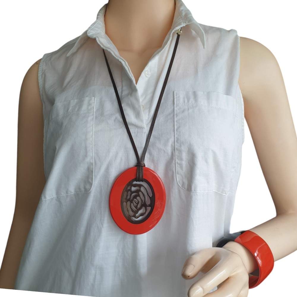 Set of Horn Lacquer Pendant and Bracelet. Unique Gifts