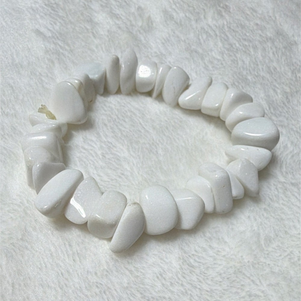 White Stone Milky Quartz Beaded Stretch Bracelet Asymmetrical Chip Design