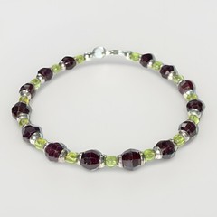 Handmade Faceted Garnet Peridot And 925 Sterling Silver Cap Bead Bracelet 7.5”