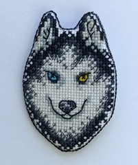 Handmade cross-stitch brooch, «Husky dog»