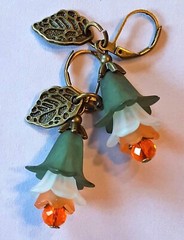 hunter & orange ACRYLIC FLOWER faceted CRYSTAL earring BRONZE LEVER BACK