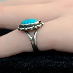 Vintage 1960s Turquoise Sterling Silver Navajo Artisan Split Shank Ring Size 4.5