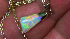 2.4c COOBER PEDY OPAL NECKLACE 9k YELLOW GOLD PENDANT HT OCA19308