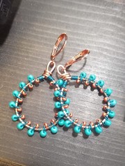 UNIQUE S/M BRIGHT COPPER WIRE LOOP/TURQUOISE/SIENNA SEED BEAD/WIRE WRAP EARRINGS