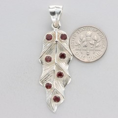 Red Round GARNET Leaf Pendant 925 STERLING SILVER Necklace Natural Gemstone 903e