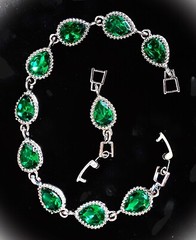 Green DROPS FACETED CRYSTAL BRACELET w EXTENDER Gift Box SILVER TONE #TB12