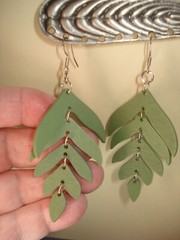 3 1/4″ Drop Dangle Green Wood Articulating Flowing Leaf Silver Plate Earrings
