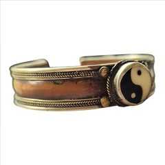Rare Artisan Vintage Bracelet Copper Yin Yang Stone Open Cuff Handmade Spiritual