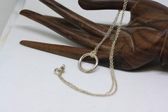 Vintage 925 Sterling Silver 1″ Greek design Circle Pendant 18″ Women’s Necklace