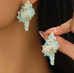 Large Statement Earrings, Textured Sea Shell. Stunning Goldtone Faux Pearls