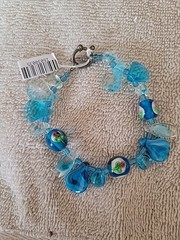 NWT Artisan Beaded Floral Bracelet Shades of Blue 7 1/2 Inches