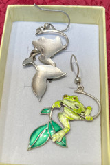 Vintage Sterling Silver .925 Enamel Green Tree Frog on Stem Earrings 1 1/2″ D