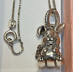Vintage Silver Plated Adorable 3-D Bunny & Carrot &Chain With 21″L SS Box Chain