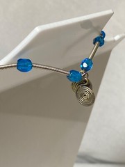 Chunky Art Glass Beauty Memory Wire necklace
