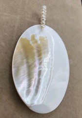 Vtg Mother Of Pearl handmade Bird carving With Pearl pendant 2.5″
