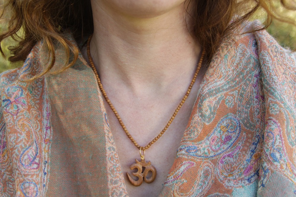 Om Pendant Necklace – Spiritual Sandalwood Beads Necklace Perfect Yoga Gift 18″