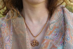 Om Pendant Necklace – Spiritual Sandalwood Beads Necklace Perfect Yoga Gift 18″