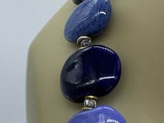 VINTAGE GLASS OR STONE BLUE GREEN FLAT STRING STRAND NECKLACE