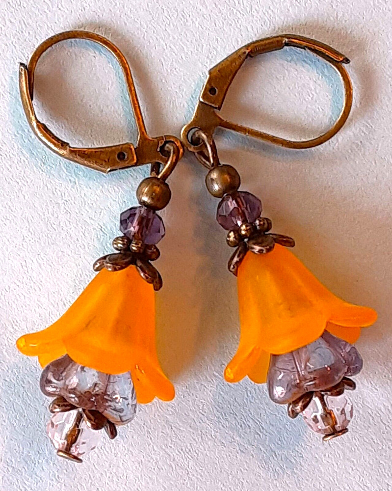 Goldenrod Yellow & Plum ACRYLIC flower Bronze earring LEVERBACK XX