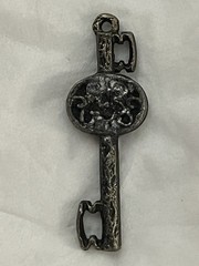 Handcrafted Cast Metal Key Pendant – Double‑Sided Ornate Antique Style Talisman