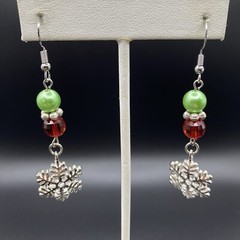Handmade Earrings Christmas Holiday Snowflake Silvertone 2.5″ Total s-blkb-b4