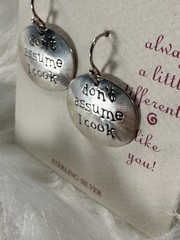 NEW Vintage FAR FETCHED «don’t assume I cook» Earrings .925 Silver ET154 NWT