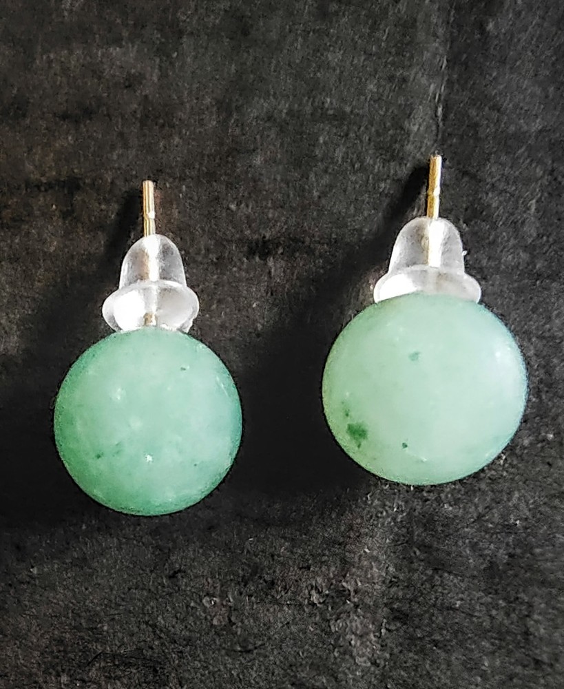 Green Aventurine Jade Style 8mm Round Sphere Ball Stud Earrings Silver Tone