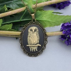 Antiqued Brass Vintage Style Cameo Necklace. ((Owl).
