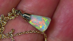 2.4c COOBER PEDY OPAL NECKLACE 9k YELLOW GOLD PENDANT HT OCA19308