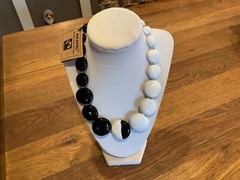 NWT!VTG 2000 KAZURI «SAMBA» HANDMADE BLACK WHITE GLAZE ART POTTERY BEAD NECKLACE