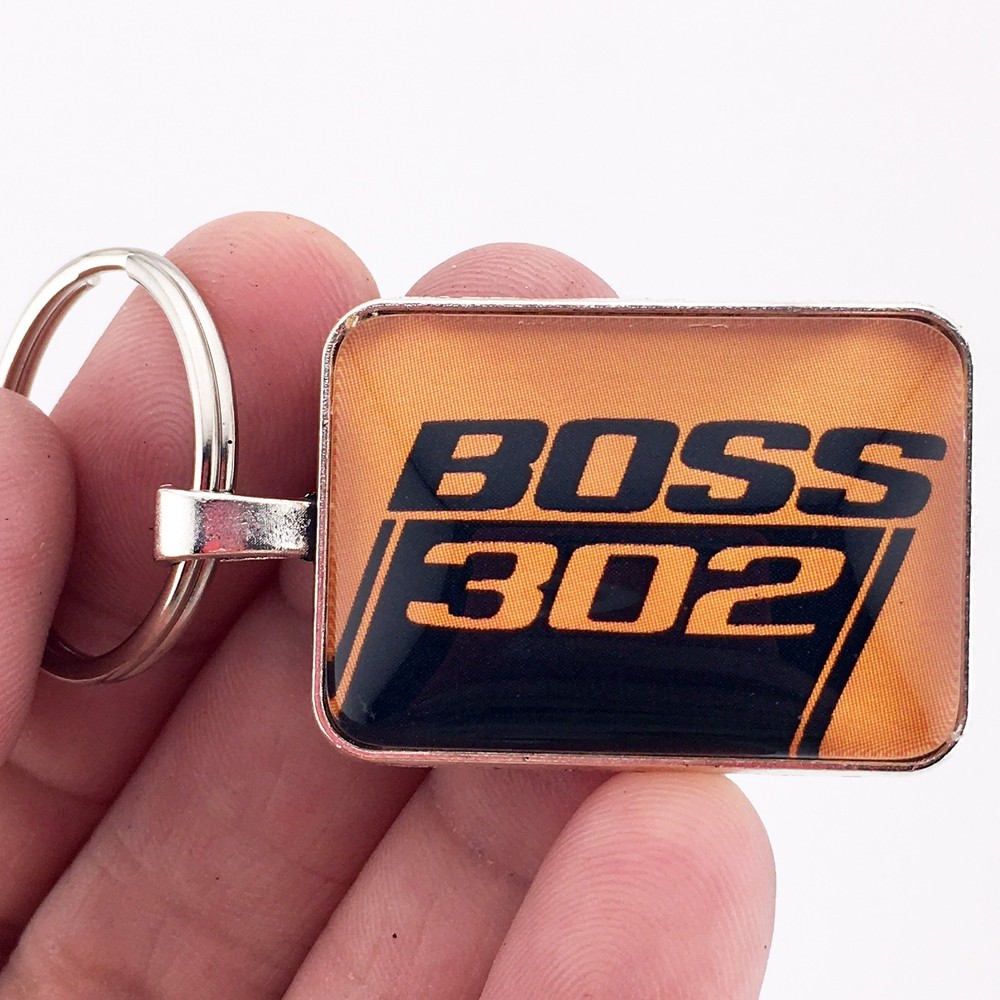 Vintage Ford Mustang BOSS 302 Orange Fender Decal 1″ x 1.25 in Diameter Keychain
