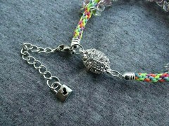 Bracelet KUMIHIMO SERPANTINE ~ 18,5cm (7,1″). Handmade.