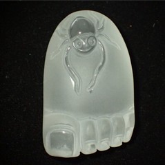 Carved Frosty Quartz foot spider pendant bead