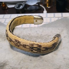VINTAGE ~ NATIVE AMERICAN ~ BLACK & WHITE NYLON WEAVE DESIGN CUFF BRACELET (j)