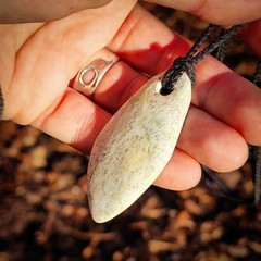 NZ Rare Mutton Fat Greenstone Pounamu Freeform Pendant Necklace (N1004)