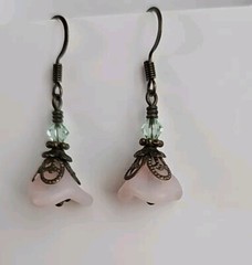 Women’s Earrings Pink Flowers Green Beads Copper Color Wire & Centers Drop 1.5″