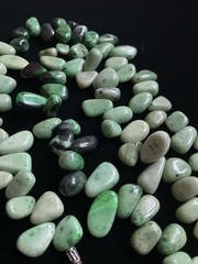 Vintage Green Stone Chip Necklace Serpentine Nugget Beads Graduated