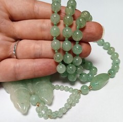 LONG JADE BEADED HAND-KNOTTED BUTTERFLY NECKLACE VINTAGE 34″