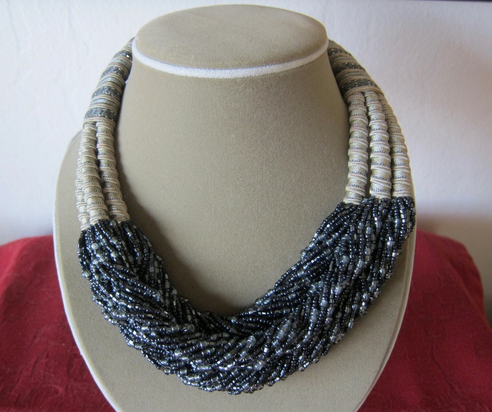 vtg SALLY BELL KELLY CHUNKY TRIPLE STRAND NECKLACE, GLASS BEADS,SILK/COTTON ROPE