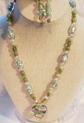 Glass necklace and Earrings Heart Pendant lot/Set green Pink bead 20 inch New
