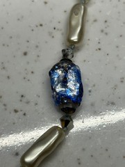 Boroque faux pearl and blue foil glassbead necklace