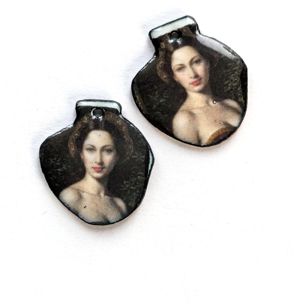 Enameled Copper Charms Noir Film Woman Asymmetrical Shape (20752)