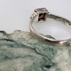 NATURAL GARNET IN STERLING SILVER Bezel Square bead design Ring 8.5 1F
